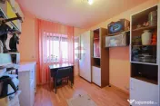 De vânzare apartament cu 3 camere, pe Strada Sovata - Or... 