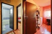 De vânzare apartament cu 3 camere, pe Strada Sovata - Or... 