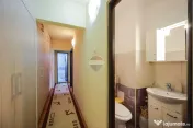 De vânzare apartament cu 3 camere, pe Strada Sovata - Or... 