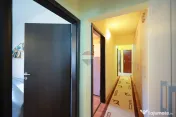 De vânzare apartament cu 3 camere, pe Strada Sovata - Or... 