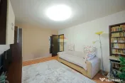 De vânzare apartament cu 3 camere, pe Strada Sovata - Or... 