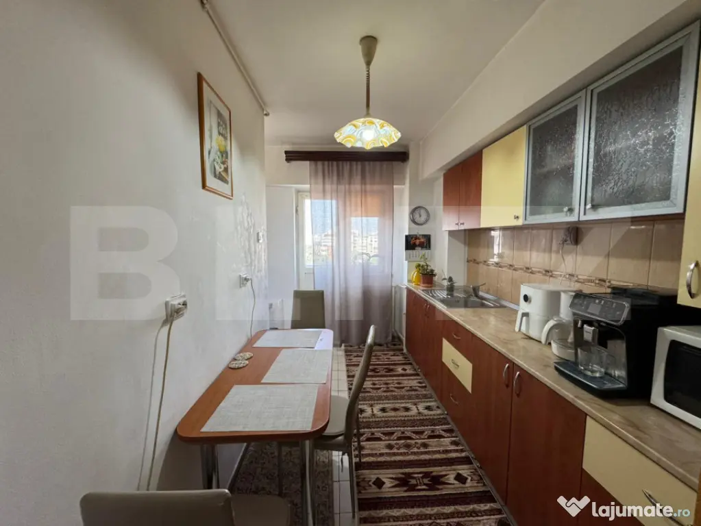 Apartament 4 camere, decomandat, loc de parcare, zona A.I Cu - Craiova (Dolj)