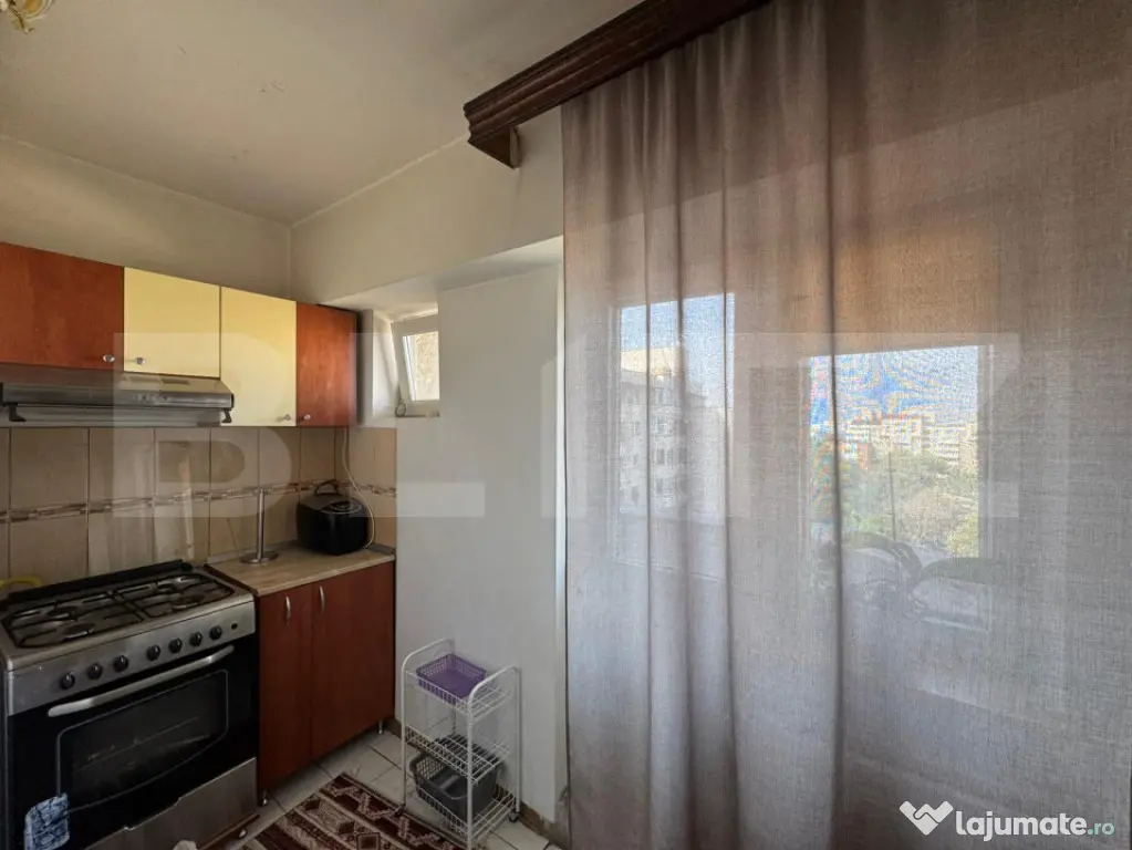 Apartament 4 camere, decomandat, loc de parcare, zona A.I Cu - Craiova (Dolj)