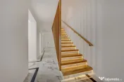 Vilă noua - spațioasă - terasa superbă - loc de parca... 