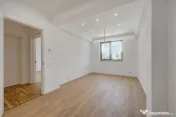 Vilă noua - spațioasă - terasa superbă - loc de parca... 