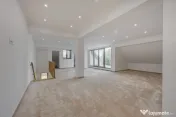 Vilă noua - spațioasă - terasa superbă - loc de parca... 