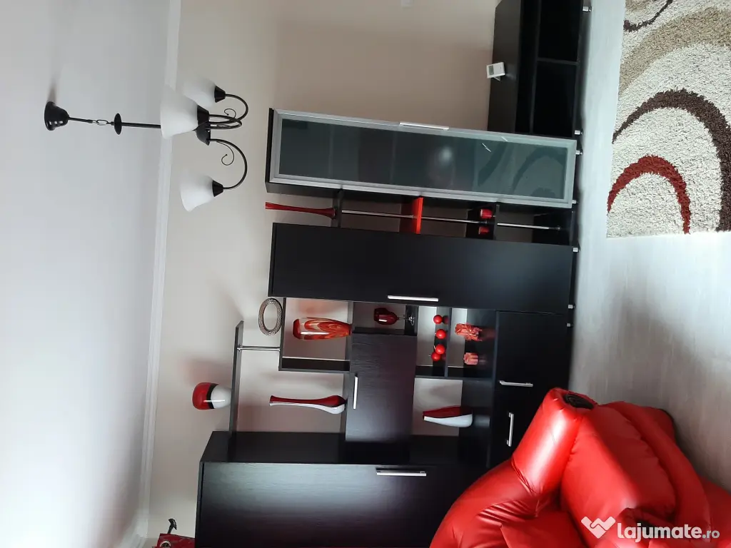Apartament 3 camere de inchiriat