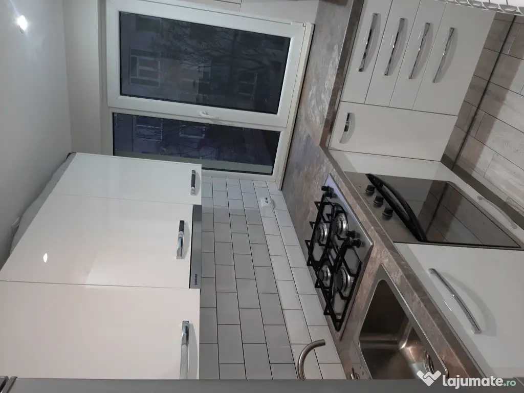 Apartament 3 camere de inchiriat