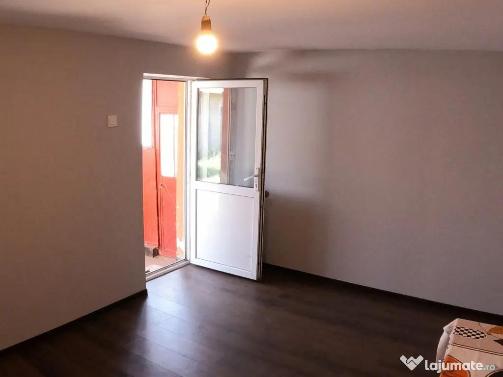 Casă de vânzare în Slobozia, Giurgiu | 1.143 mp teren 5 - Slobozia (Giurgiu)