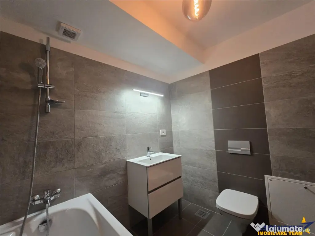 Priveliste de vis din MIcul Penthouse, terasa gradina 50 m - Brasov (Brasov)