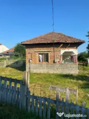 Casa batraneasca cu teren generos de vanzare aproximativ 20e 