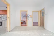 Apartament 3 camere + 2 băi IEFTIN: 700 €/mp