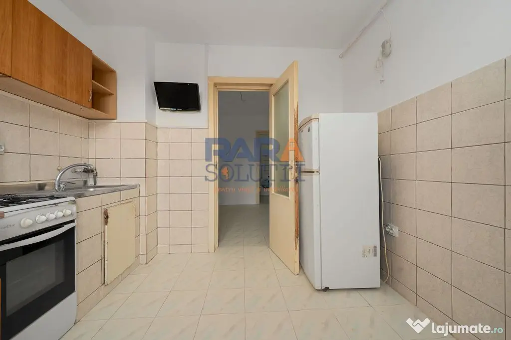 Apartament 3 camere + 2 băi IEFTIN: 700 €/mp - Roman (Neamt)