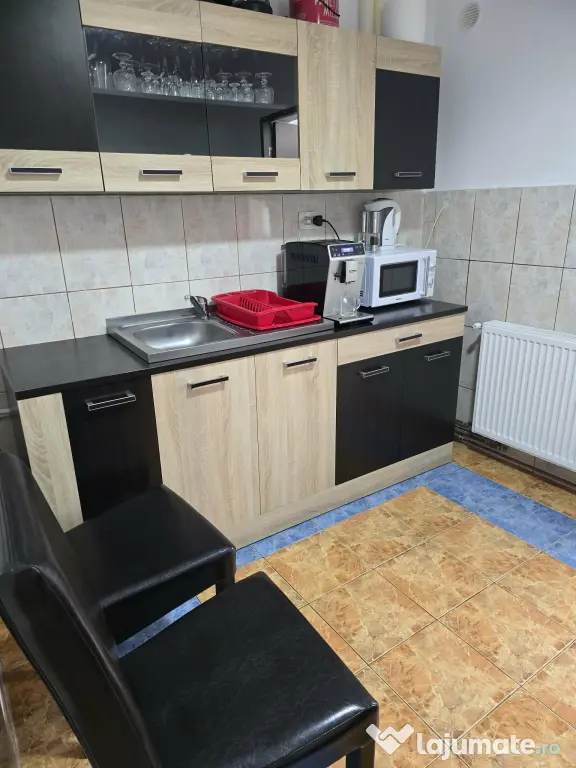 Apartament cu 3 camere Fieni str. Republicii