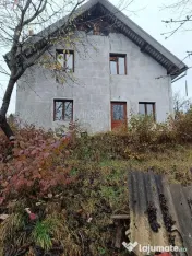 Casa zona V.Jelnei cu 14 arii teren, semifinisata