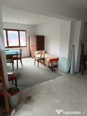 Casa zona V.Jelnei cu 14 arii teren, semifinisata