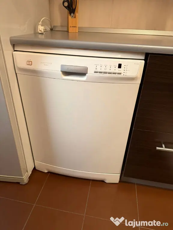 APARTAMENT 2 CAMERE // PIATA MIHAI VITEAZUL - Ploiesti (Prahova)