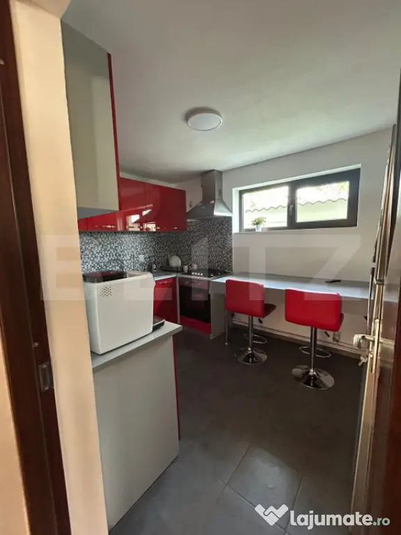 Casă de vânzare cu teren 1.530 mp, garaj, alarmă și supr - Viisoara (Dambovita)