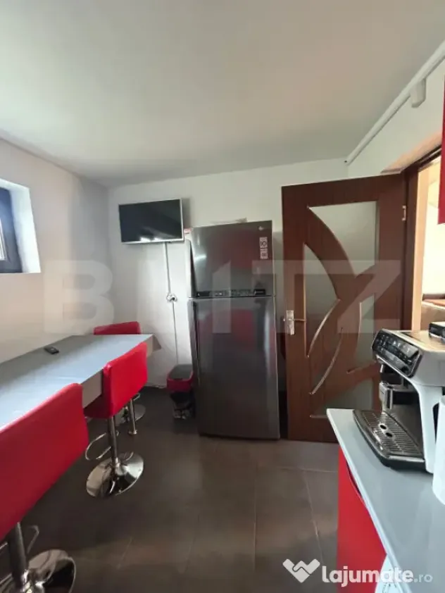 Casă de vânzare cu teren 1.530 mp, garaj, alarmă și supr - Viisoara (Dambovita)