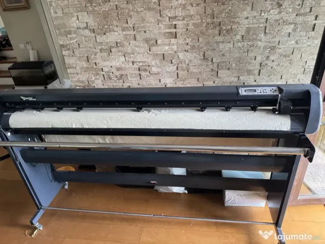 Plotter - cutter 180 cm folosit