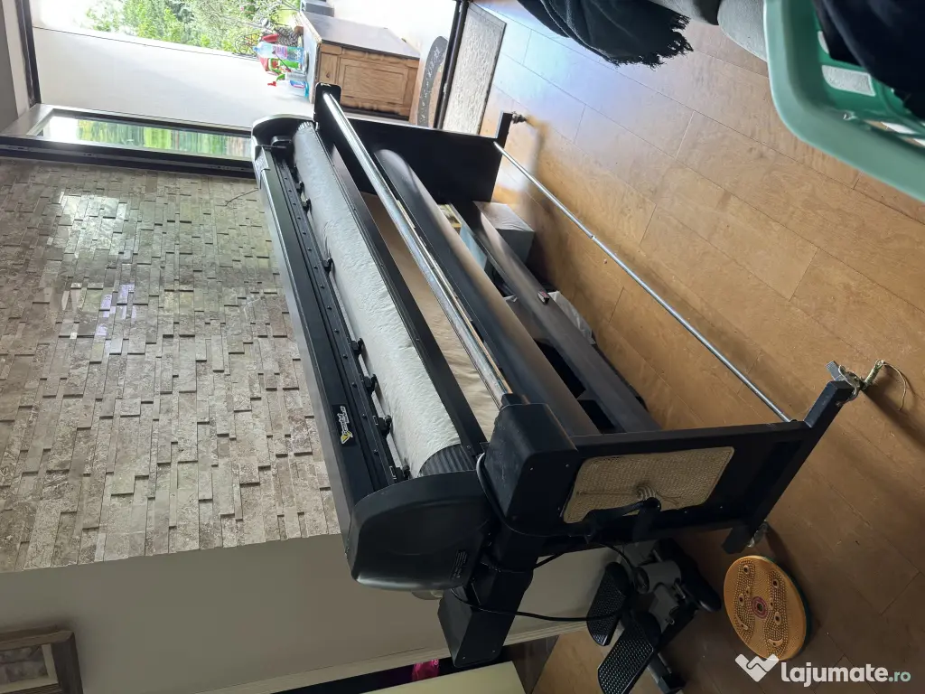 Plotter - cutter 180 cm folosit