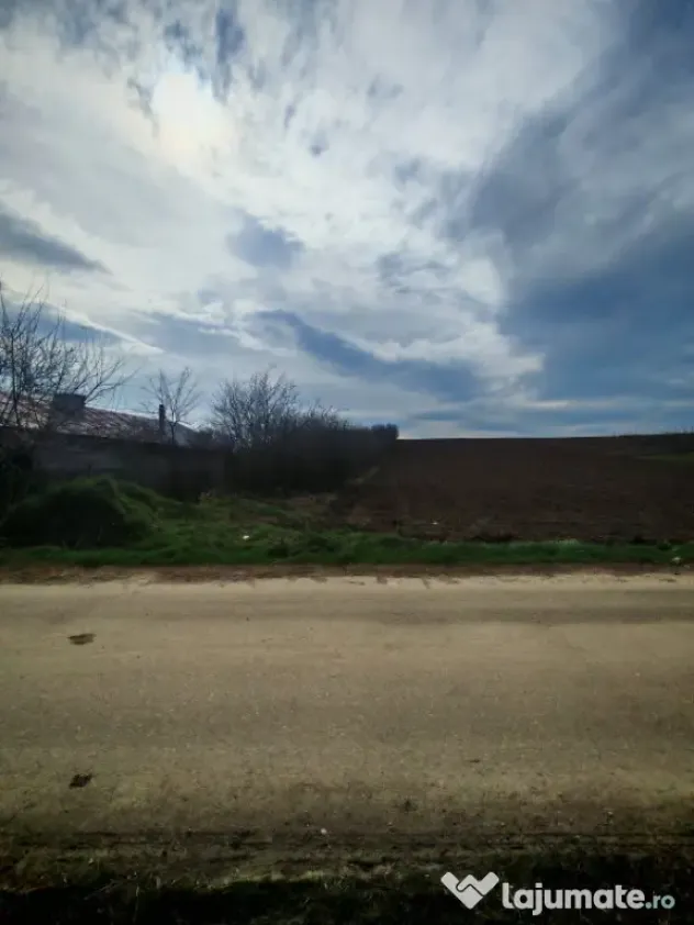 Teren 3700 mp, Intravilan Comana, sat Budeni, Jud. Giurgiu - Giurgiu (Giurgiu)