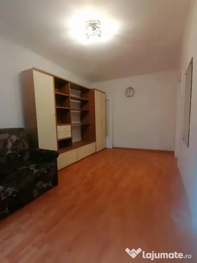 Garsoniera Racadau-pietonal,bloc apartamente,liber,70000 Eur - Brasov (Brasov)