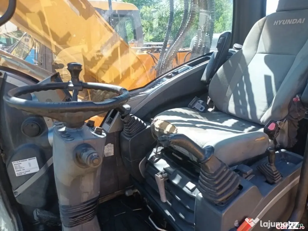 Excavator pe roti HYUNDAI ROBEX 140W-9, 14 tone, 2010 - Negresti Oas (Satu-Mare)