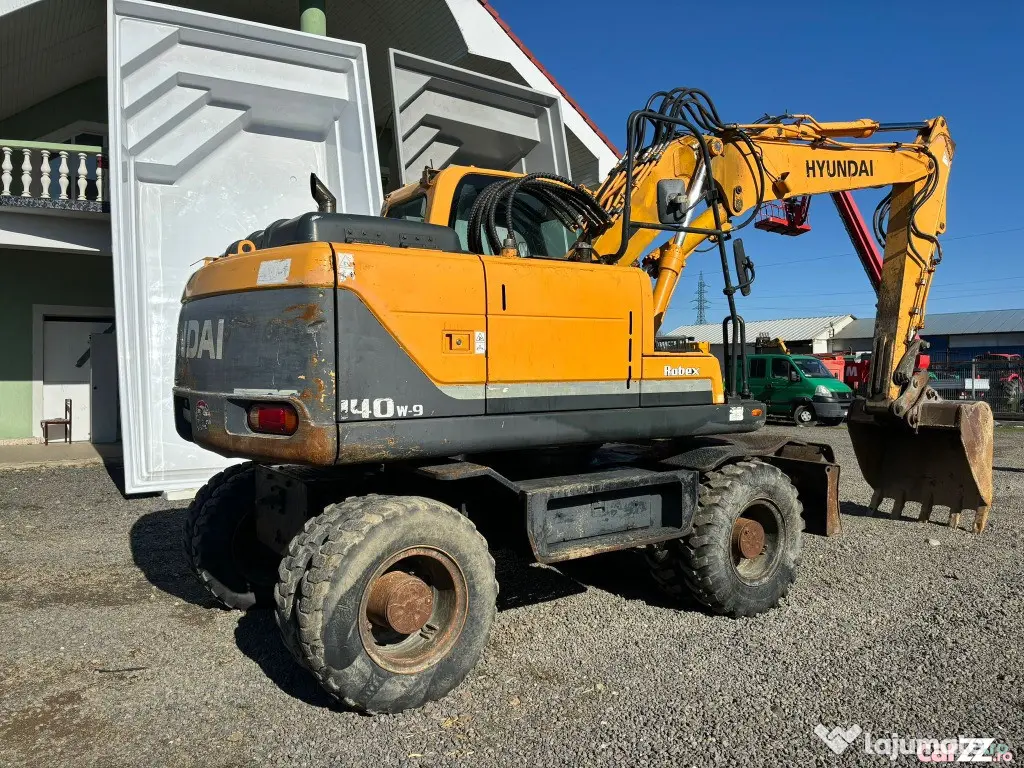 Excavator pe roti HYUNDAI ROBEX 140W-9, 14 tone, 2010 - Negresti Oas (Satu-Mare)
