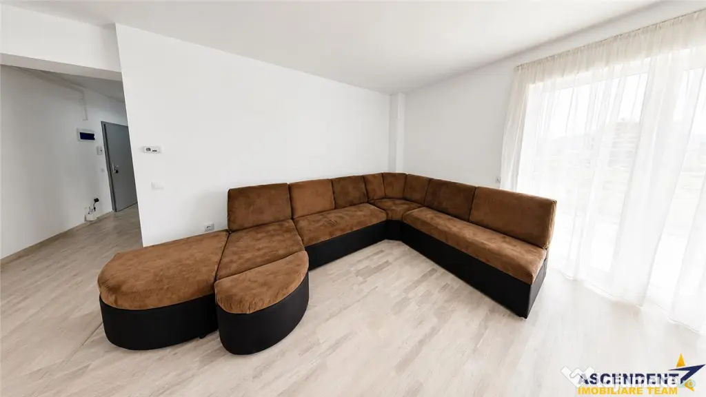 In ambianta insorita, mobilat si utilat, gata de mutat, etaj - Brasov (Brasov)