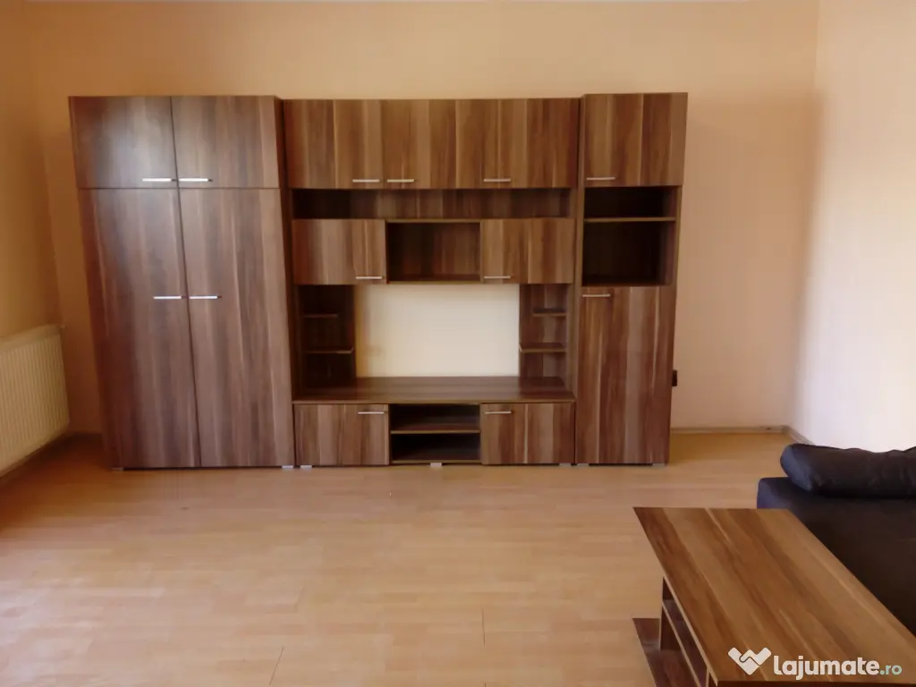 Inchiriez Apartament o camera in Baciu central