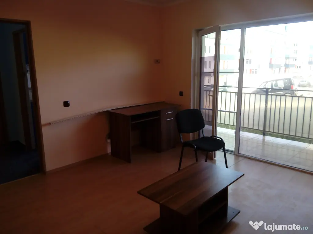 Inchiriez Apartament o camera in Baciu central