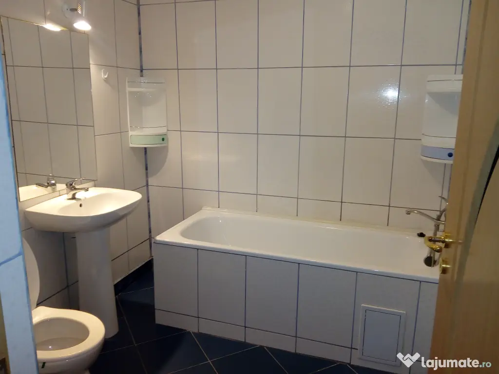 Inchiriez Apartament o camera in Baciu central