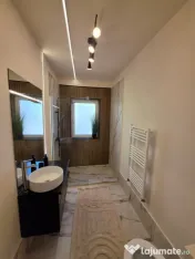 Apartament cu 2 camere, parcare, 40 mp | zona Eroilor, Flore 