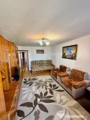 Apartament cu 2 camere, decomandat, cu două balcoane, loc d 
