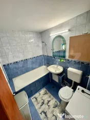 Apartament cu 2 camere, decomandat, cu două balcoane, loc d 