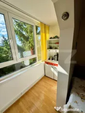Apartament cu 2 camere, decomandat, cu două balcoane, loc d 