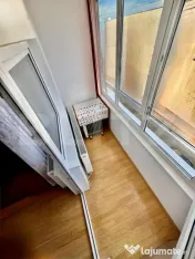 Apartament cu 2 camere, decomandat, cu două balcoane, loc d 