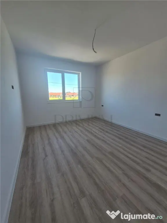 Duplex in spate la Kaufland - 3 dormitoare - bucatarie inchi - Mosnita Noua (Timis)