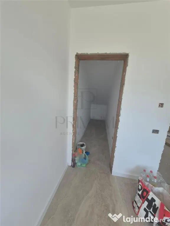 Duplex in spate la Kaufland - 3 dormitoare - bucatarie inchi - Mosnita Noua (Timis)