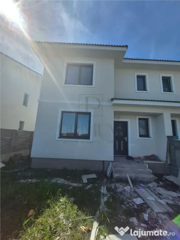 Duplex in spate la Kaufland - 3 dormitoare - bucatarie inchi - Mosnita Noua (Timis)