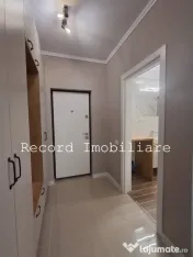 Apartament 2 camere, et.1, lift, parcare str.Eroilor, Floresti 