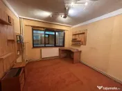 Apartament 3 camere - suprafata 79mp, zona Viziru 3, parter. 