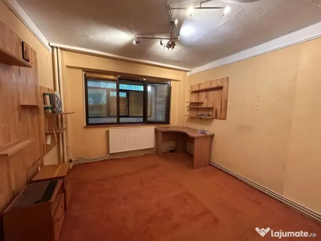 Apartament 3 camere - suprafata 79mp, zona Viziru 3, parter. - Braila (Braila)