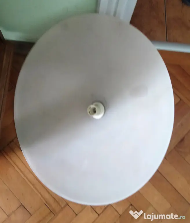 Lustra suspendata vintage 60 cm. sticla alba mata