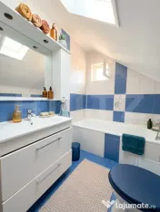 Casă individuală P+M cu livadă, seră, finisaje din lemn 