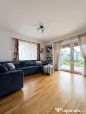 Casă individuală P+M cu livadă, seră, finisaje din lemn 