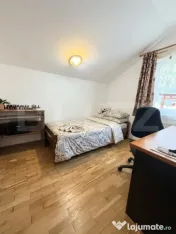 Casă individuală P+M cu livadă, seră, finisaje din lemn 