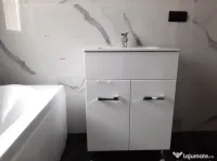 Vand dulap baie nou , cu lavoar si baterie la 400 ron . 