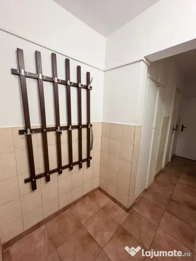 Inchiriez apartament decomandat doua camere